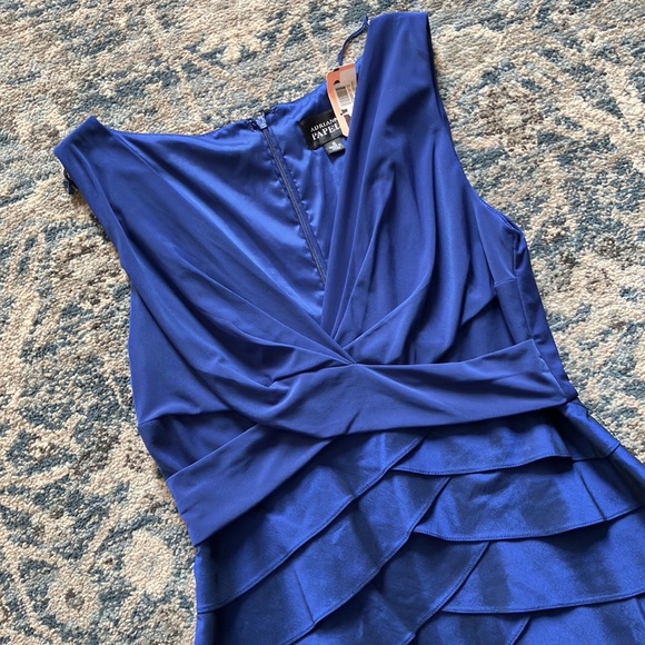 Adrianna Papell Scalloped Cocktail Dress - Picture 3 of 10